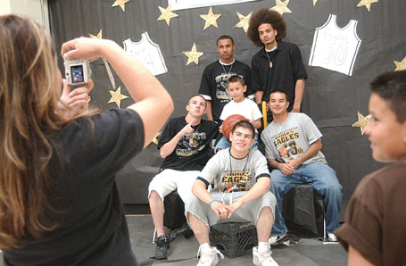 wildart_hhs_basketball_playing_basketball_1.jpg